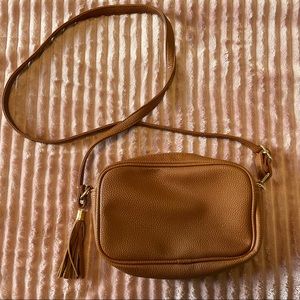 CROSS BODY BROWN PURSE 🤎